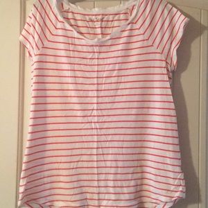 Juniors Medium short sleeve scoop neck shirt